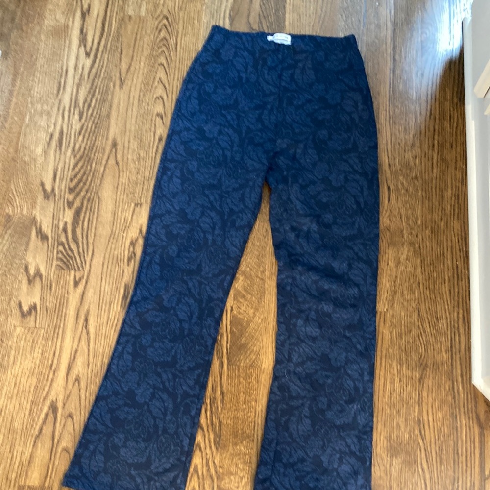 Blue paisley leggings